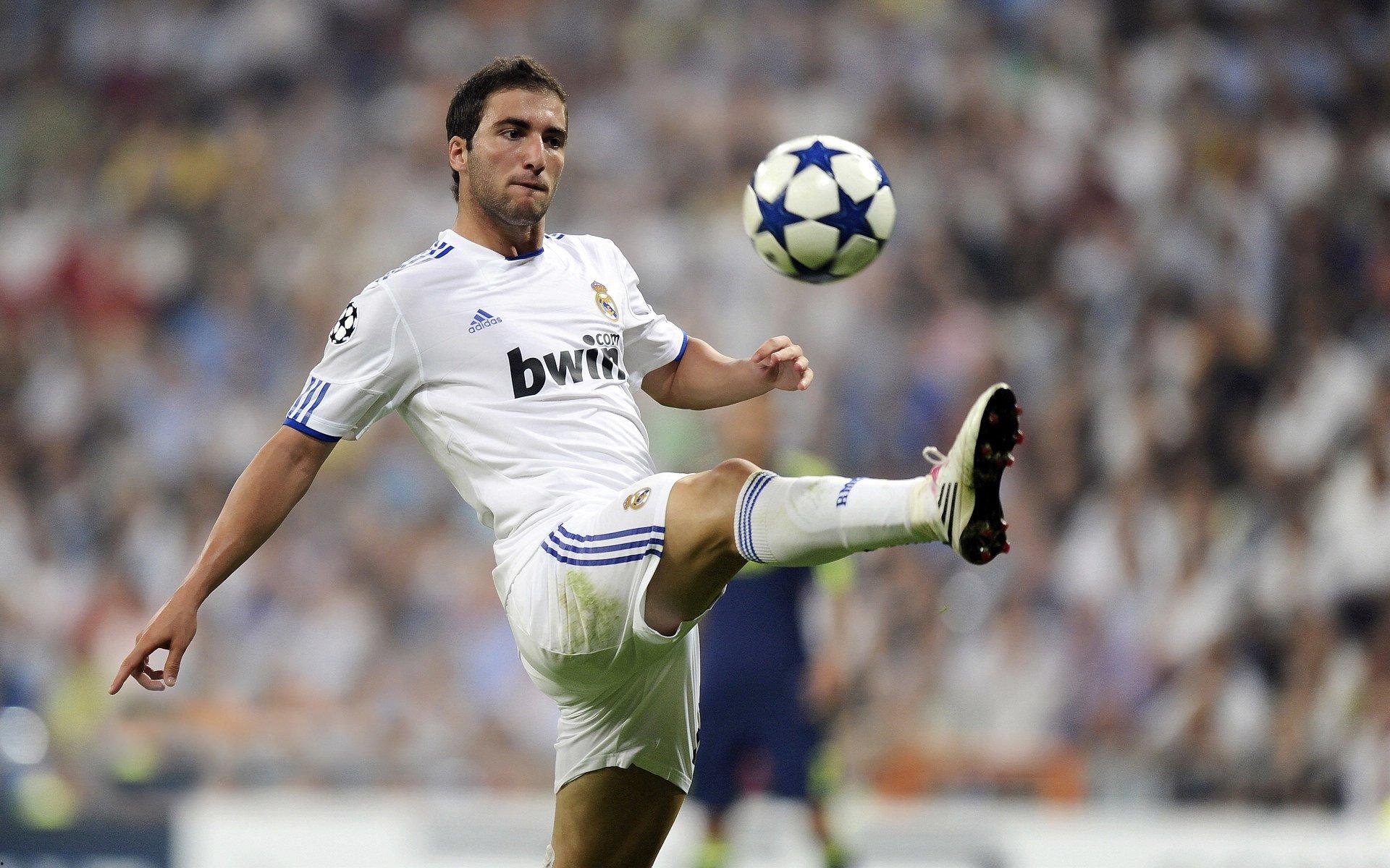 莱万打破永恒记录!下一个目标,德甲总进球数?