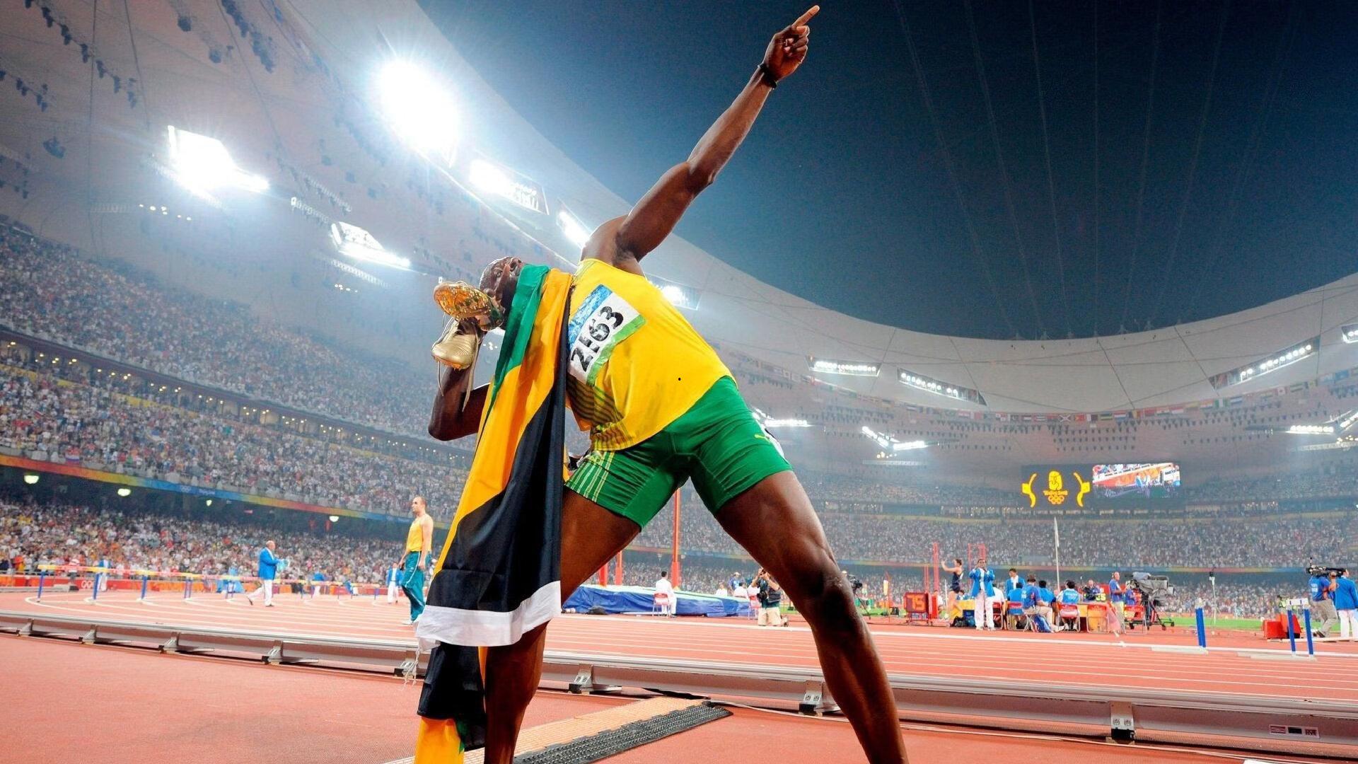 足球场上的惊奇一刻，无名门将惊天破门，改写欧冠历史