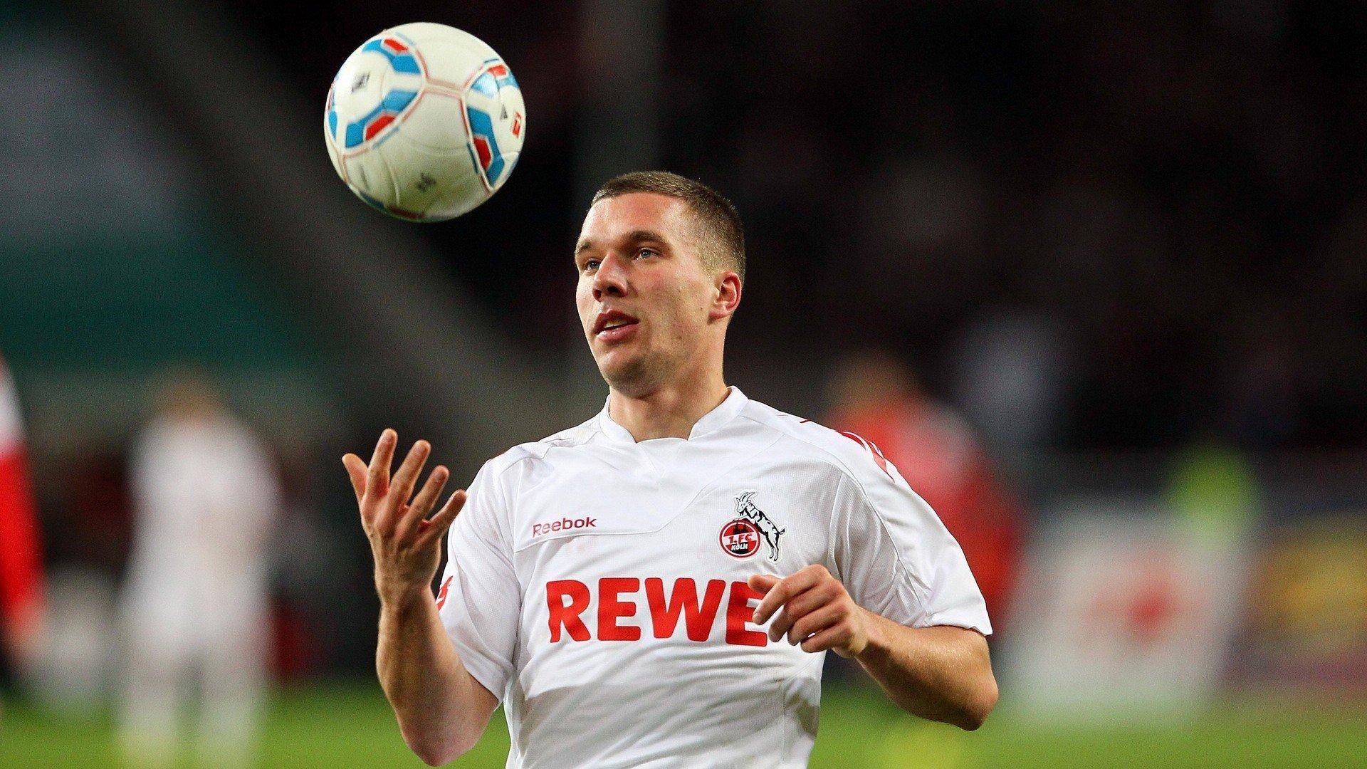 梅罗惺惺相惜，世纪对决终成绝唱，媒体呼吁球迷静心享受传奇余晖